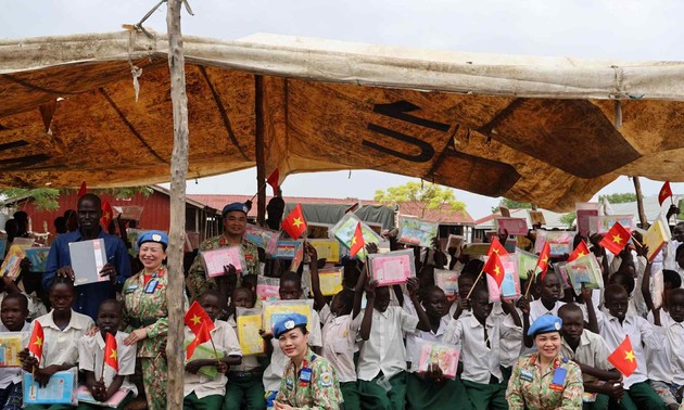 ベトナムPKO部隊 南スーダンの子どもたちに笑顔をプレゼント