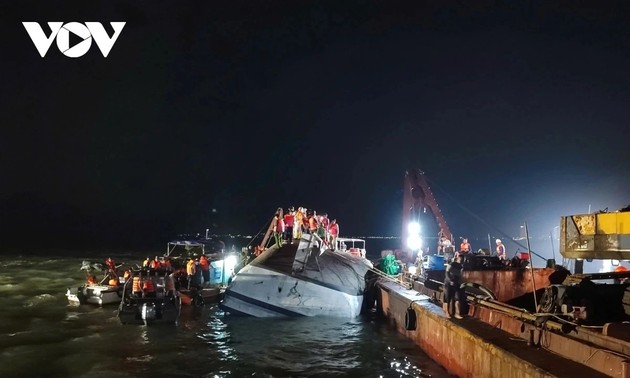 日本とラオス、ハロン湾観光船転覆事故に哀悼の意