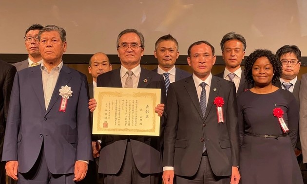 ベトナム人科学者 東北大学国際功労賞を受賞