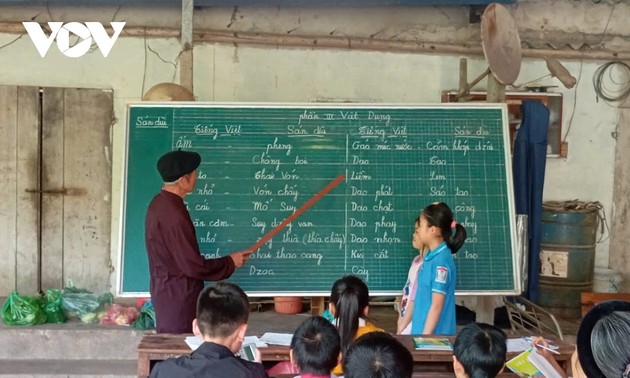 サンジウ族の文字の維持に貢献した夫婦