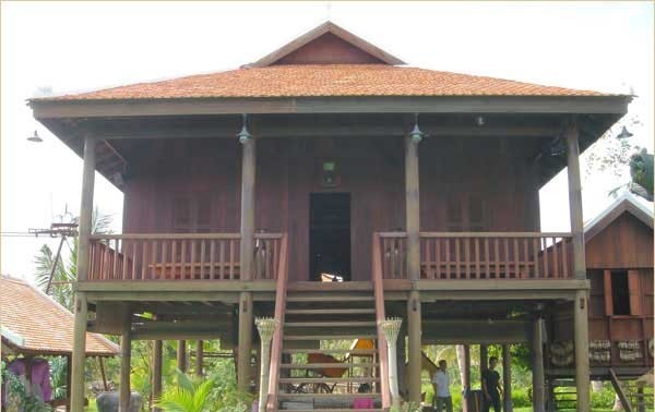 占族的传统民居