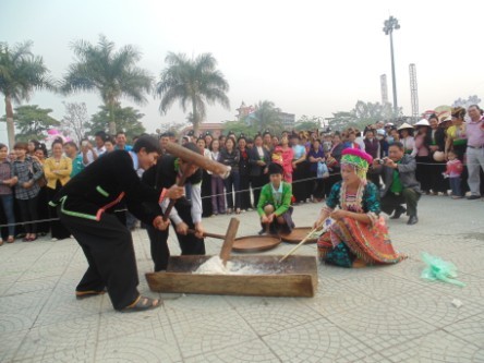 2014年奠边—西北地区国际贸易交易会在奠边省举行