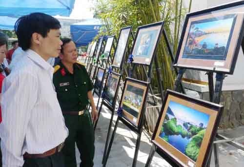 “越南的50年—战争与和平”图片展在日本举行