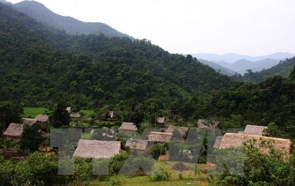 越南政府副总理阮春福出席山区和少数民族地区投资促进与社会经济发展援助会议