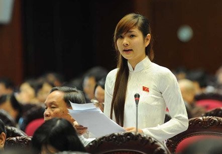 提高民选机关女代表的参与比例