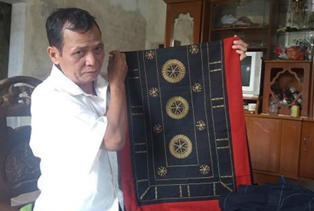 蓝靛布——侬族服装的魅力