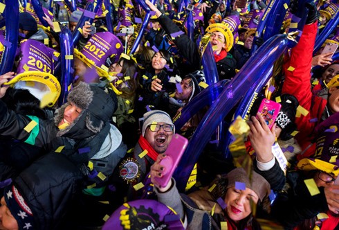 世界各地人民举行多项大型活动喜迎新年