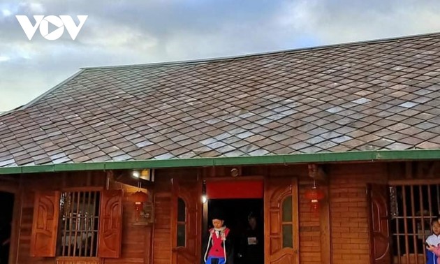 越南莱州省缝瑶族同胞的迎亲仪式