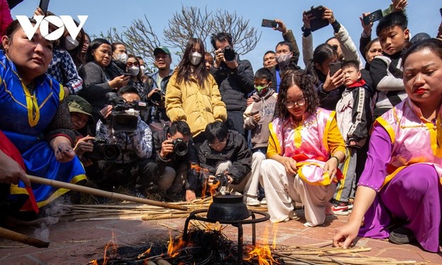 氏禁村举行生火煮饭比赛