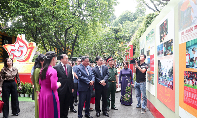 "胡志明主席遗嘱 - 永恒的价值和生命力"展览开幕