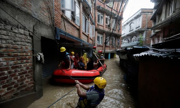 尼泊尔暴雨引发洪水造成170人死亡