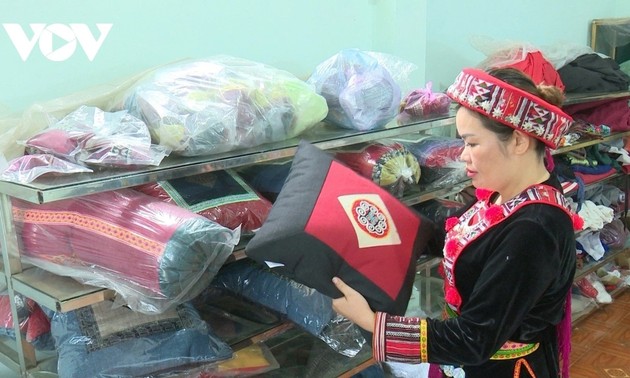 北渐省瑶族传统手工艺品的推广者