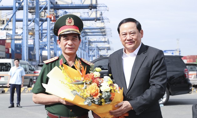 老挝学习越南港口管理、运营和物流服务经验