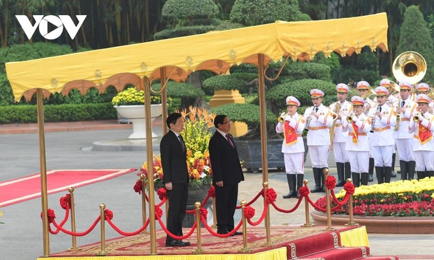 范明政主持仪式，欢迎新加坡总理黄循财对越南进行正式访问