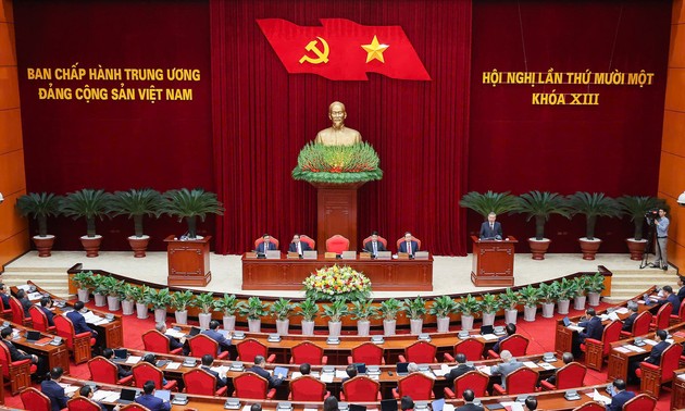 越共十三届十一中全会在河内开幕