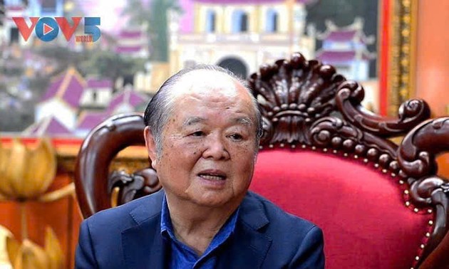 黄铮教授：胡志明主席用“同志加兄弟“来比喻越中关系是非常贴切的