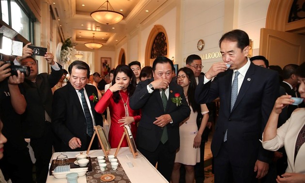 红色旅游线路与茶文化增进越中友谊