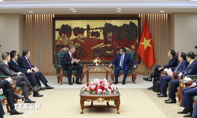 范明政提议EE集团在越南合作建设面向整个地区的液化天然气配送中心