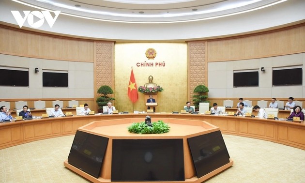 最迟在6月15日前颁布权力下放议定