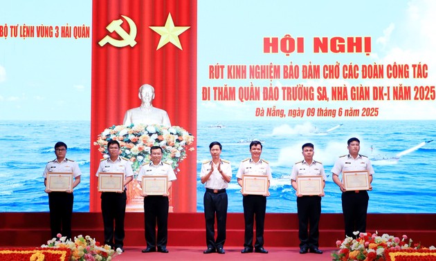 完成长沙和DK1海上高脚屋参观考察代表团接送任务