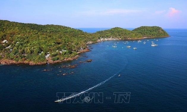 将富国建设成为国家和国际级生态旅游、海洋岛屿旅游中心