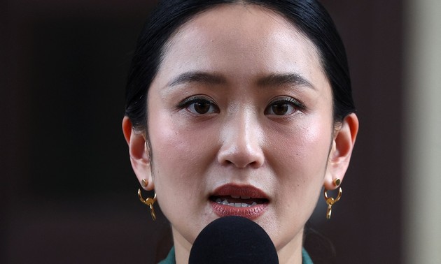 泰国宪法法院暂停佩通坦的总理职务