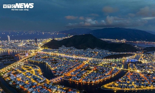 归仁海滨街区的璀璨夜景