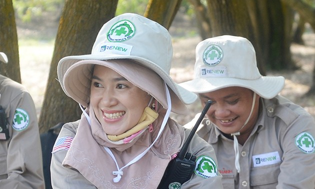 越南第一支女子拆弹队中的“铿锵玫瑰”