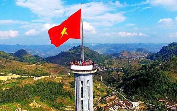 缅怀硝烟与鲜花的年代