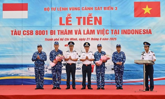 ​越南海警舰艇启航访问印尼