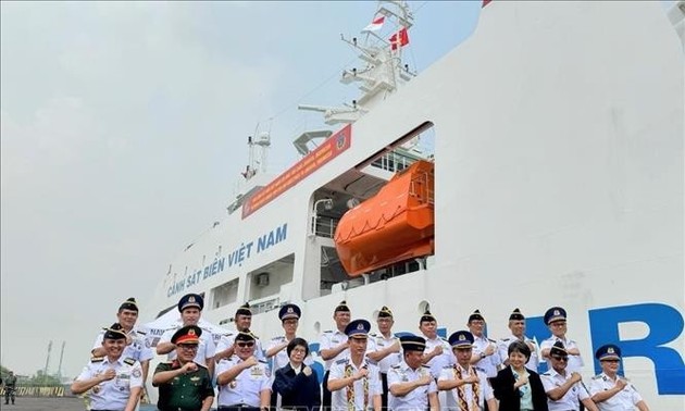 越南海警8001号舰访问印尼