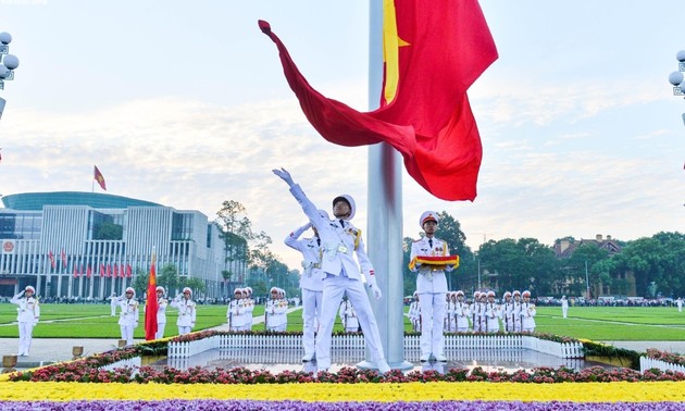 巴亭广场—民族自豪感的象征