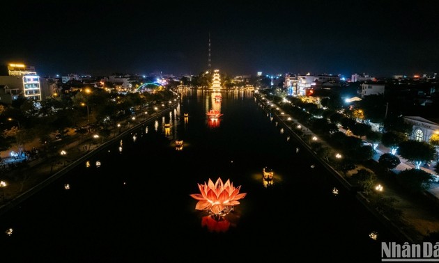 宁平省华闾古都——多彩的夜晚