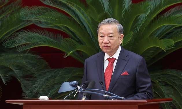 越共十三届中央委员会十三次会议开幕