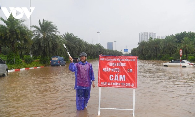 北部各地紧急应对台风麦德姆带来的降雨和洪水