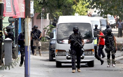 Indonesia menangkap lagi banyak tersangka teroris