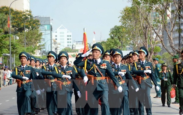 Temu pergaulan dengan sahabat-sahabat internasional sehubungan dengan peringatan ultah ke-40 pembebasan total Vietnam Selatan dan penyatuan Tanah Air