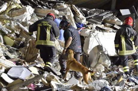 Italia: 900 gempa bumi susulan terjadi pasca gempa bumi, 267 orang telah tewas