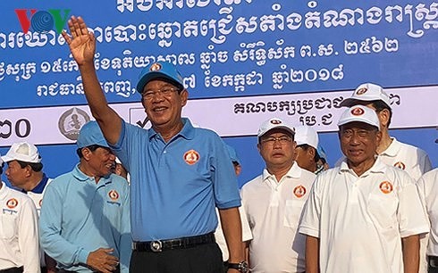 Élections législatives cambodgiennes: Hun Sen remercie Nguyên Xuân Phuc