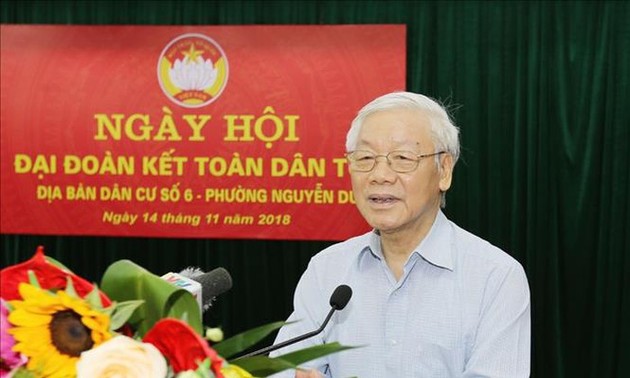 Nguyên Phu Trong à la fête de grande union nationale à Hanoï