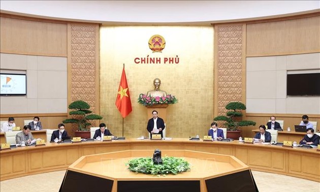 Session thématique du gouvernement sous l'égide de Pham Minh Chinh