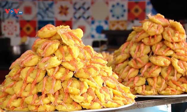 Les beignets de crevettes de Tây Hô