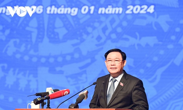 Vuong Dinh Huê rencontre des électeurs de Hai Phong