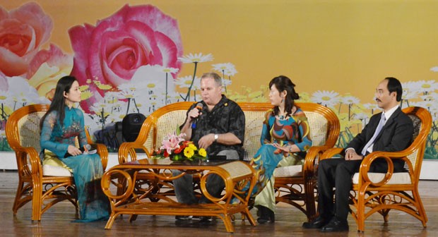 Wohltätigkeits-Musikprogramm für Agent-Orange-Opfer