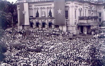 August-Revolution und Lektion über das Wahrnehmen der Gelegenheit