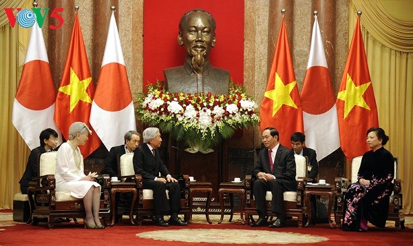 Besuch des Kaisers und der Kaiserin Japans vertieft die bilateralen Beziehungen