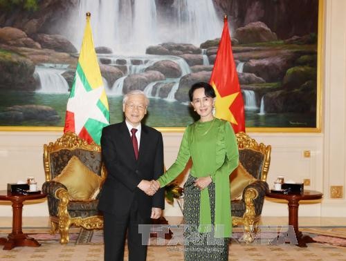 KPV-Generalsekretär Nguyen Phu Trong trifft Myanmars Staatsberaterin Aung San Suu Kyi