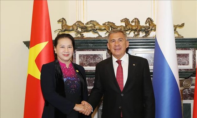 Parlamentspräsidentin Nguyen Thi Kim Ngan besucht Tatarstan und Moskau