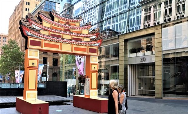 Eindruck des vietnamesischen Begrüßungstors beim Neujahrsfest nach dem Mondkalender in Sydney