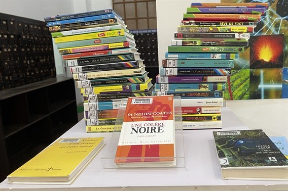 Ausstellung wertvoller Bücher im „Raum französischer Bücher“ in Hanoi